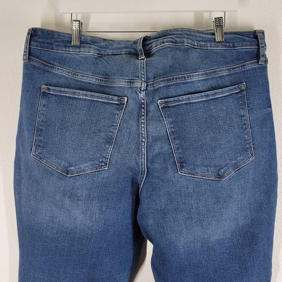 Old Navy Mid Rise Rockstar Skinny Jeans Womens Sz 20 Blue Medium Wash - Picture 6 of 11